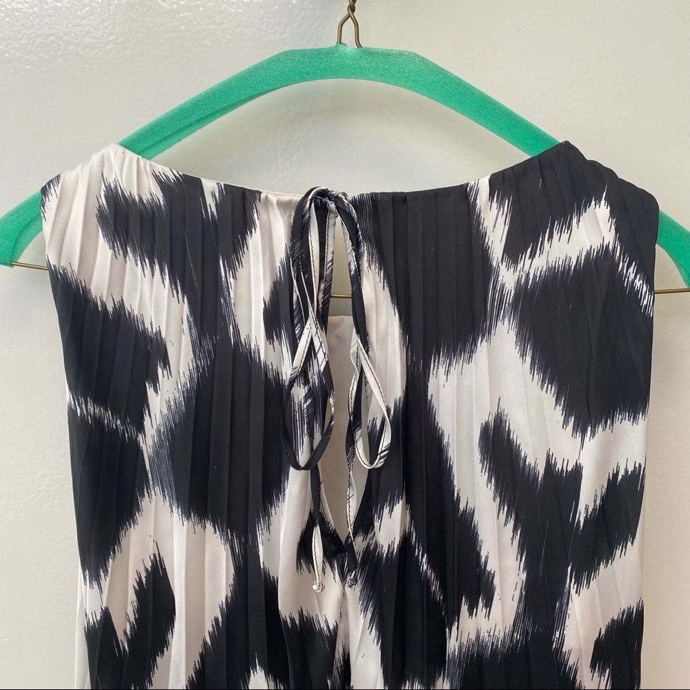 Chiara Boni La Petite Sleeveless Midi Dress - Picture 5 of 6